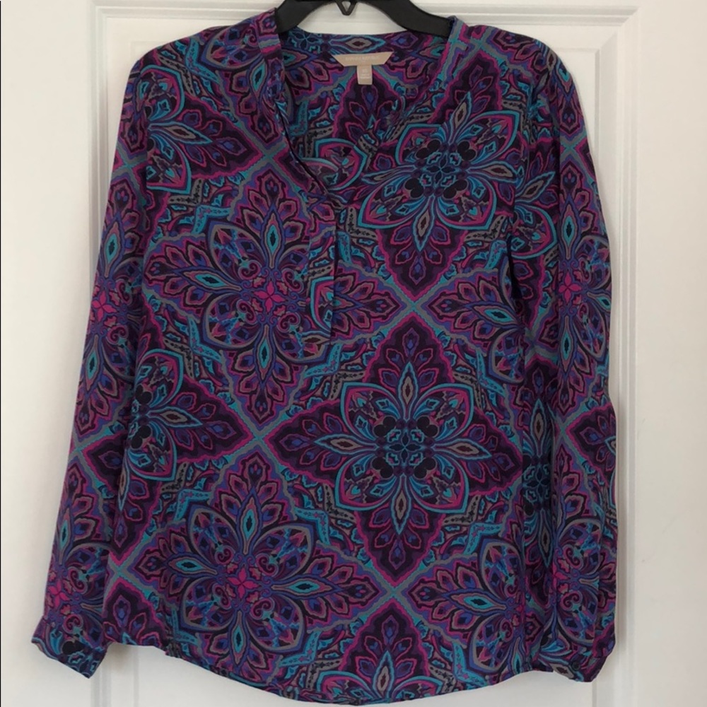 Colorful long-sleeve blouse